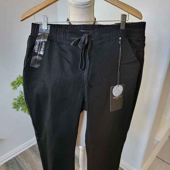 Sandpiper Denim Jogger - Picture 3 of 13